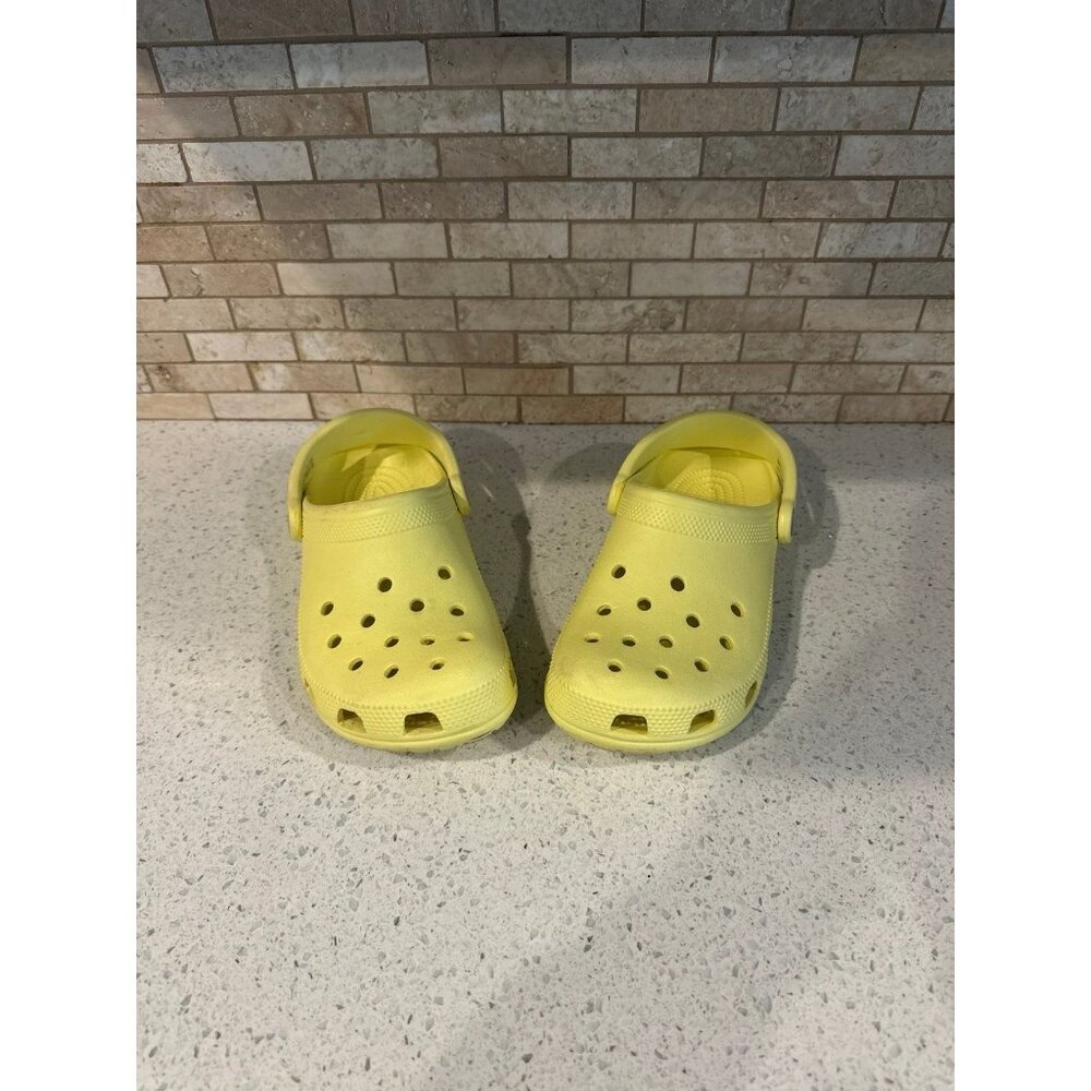 Classic Slip Onβ Crocs light yellow